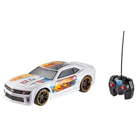 Hot Wheels Remote Control Car, White ZL1 Camaro RC Vehicle with Full-Function Remote Control, Large Wheels & High-Performance Engine, 2.4 GHz with Range of 65 Feet [Amazon Exclusive]