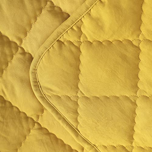 FLXXIE 4 Pieces Toddler Bedding Set, Soft and Breathable Microfiber Crib Sheet Set, Includes Quilted Comforter, Flat Top Sheet, Fitted Sheet, Envelope Pillow Case for Boys and Girls, Yellow
