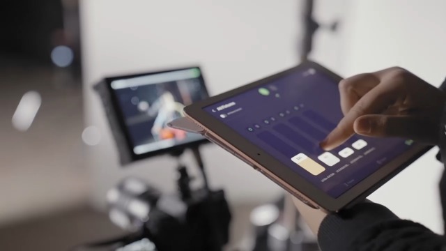 Amazon | Amaran 100d S撮影ライト 色温度5600K CRI96+ TLCI99+