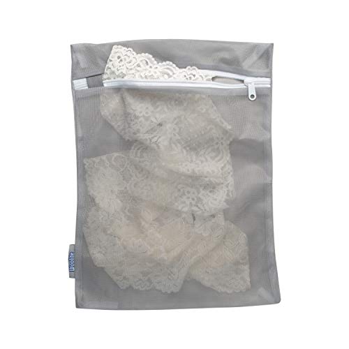 Woolite 4 Pack Active Wear Wash Bag Set | Set Includes 2 Large Bags And 2 Medium Bags | Protect Clothing | Laundry Accessories | Assorted Colors #TOP7