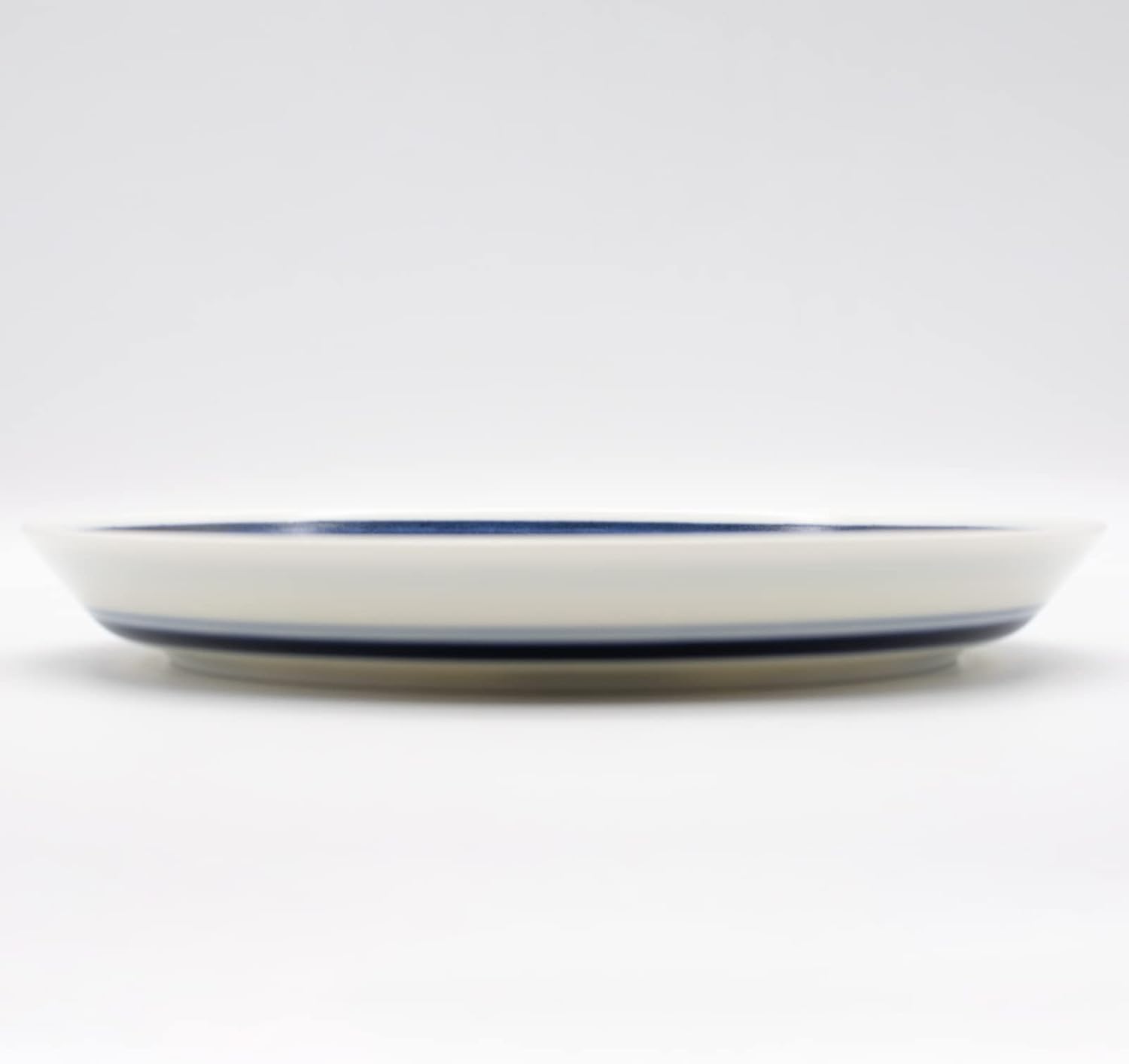 Aito Seisakusho 111002 Blossom Plate, Medium Plate, Medium, Approx. 7.9 inches (20 cm), Lightweight, Blue Flower Utsuwa, Navy, Blue, Mino Ware Microwave, Dishwasher Safe, Made in Japan