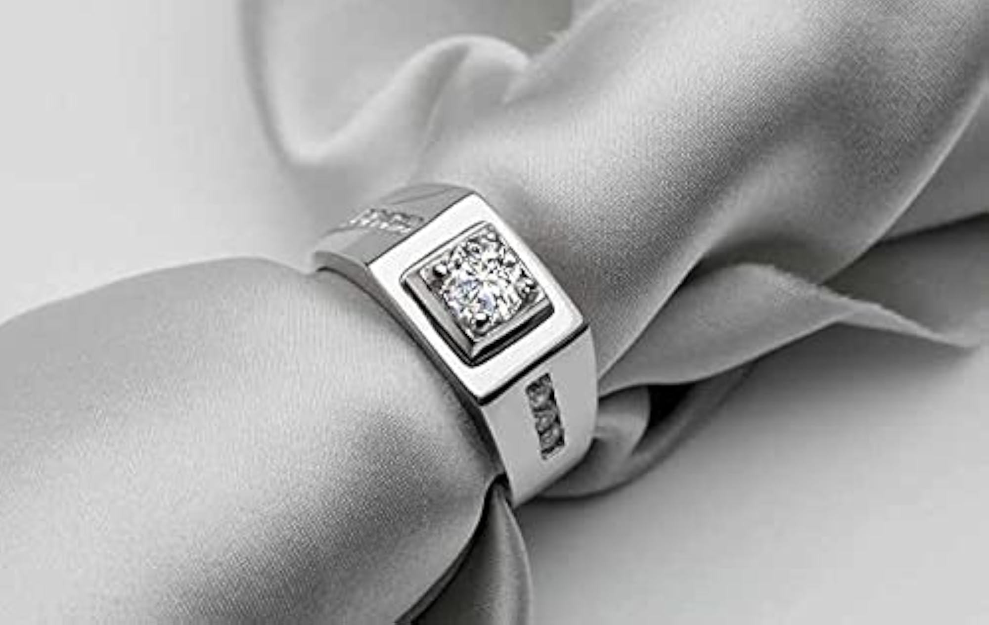 Men's 92.5 Sterling Silver American Diamond Brilliant Ring