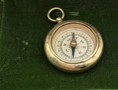 Brújula de bolsillo de latón antigua y funcional miniatura 4