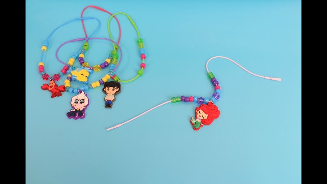 6 Disney+51394+Ariel+Necklace+Set