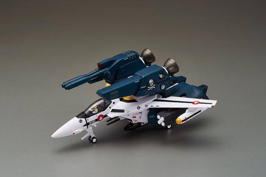 特典付未開封品 VF-1S ストライクバルキリー ロイ・フォッカー仕様　マクロス Amazon.co.jp: 超時空要塞マクロス 完全変形VF-1Sストライク