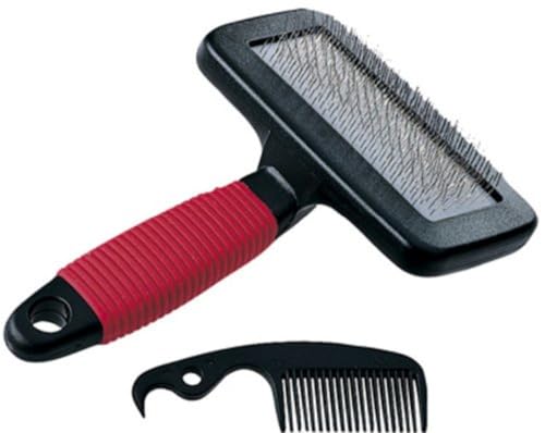 Ferplast Spazzola Cardatore per Cani - Pelo Medio e Lungo - Setole Inclinate e Testine Arrotondate, Acciaio Inox - Impugnatura Ergonomica Morbida - Pettine Extra Incluso - Misura M, Rosso
