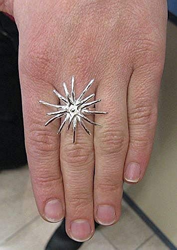 Bague en argent 925 massif Empress avec fleur élégante ciselée
