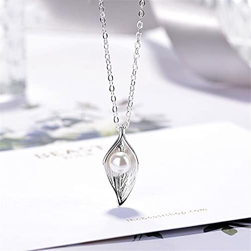 Collier perles d'eau douce naturelles avec pendentif feuilles et chaîne clavicule