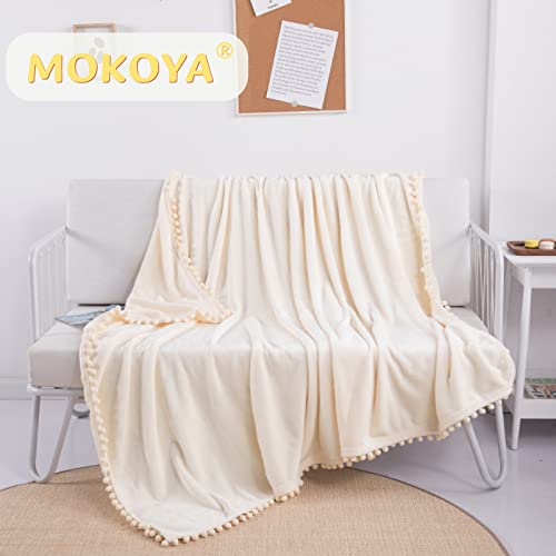 Mokoya 毛布 シングル 可愛い ブランケット 130x160cm 膝掛け 大判 おしゃれポンポン付き ふわふわ柔らかい 多用途 肩掛け 軽量 洗える 通年使用（白） [2]