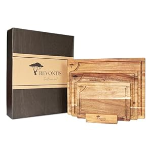 REVONTIS Schneidebrett Set aus Akazienholz (40×30, 33×24, 26×18 cm) mit Halter & Saftrille - Holzbrett, Frühstücksbrett & Servierbrett - Das perfekte Geschenk für die Küche und jeden Hobbykoch
