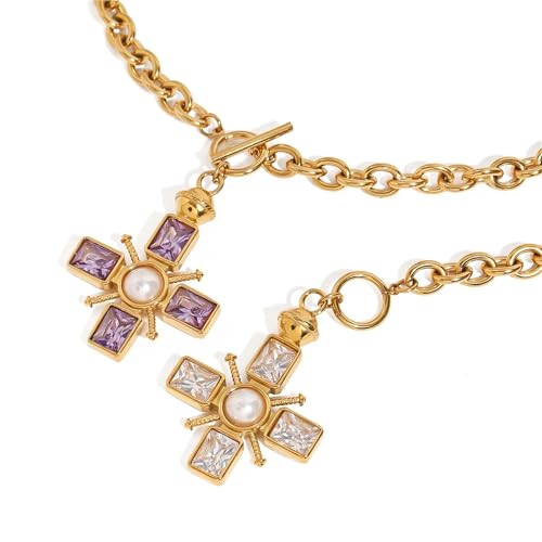 Collier pendentif croix strass idéal pour illuminer vos tenues de soirée