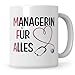 Sweetify MFA Tasse, Managerin f&uuml;r Alles, Geschenk f&uuml;r Medizinische Fachangestellte Geschenkidee Kaffeetasse
