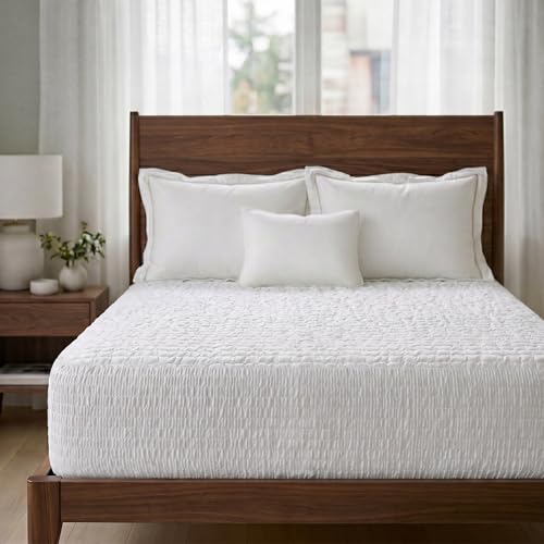 Image of PAULATO BY GA.I.CO Twin Waterproof Mattress Protector - Fitted Sheet Style, Breathable & Noiseless, Deep Pocket Up to 19 inch, Soft Polyester Mattress Cover (Twin)