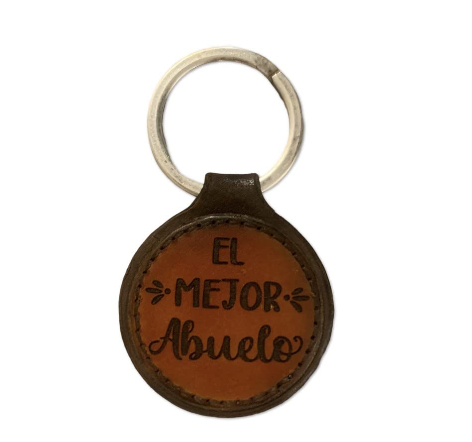 LLavero Cuero Redondo Regalo Abuelo. Grabado con “Mejor abuelo” en una cara y la frase “TE QUEREMOS MUCHO” en la otra.