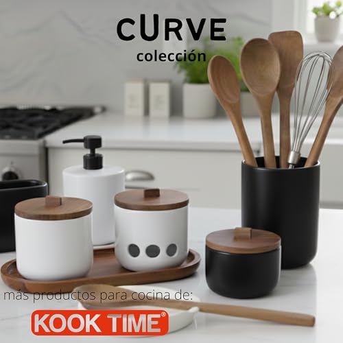 Miniatura 7 de Kook Time Azucarero De Cerámica Curve Con Cuchara - Tarro Pequeño Con Tapa De Madera De Acacia. Recipiente Para Azúcar, Sal, Especias O Queso Rallado. 10.5 X 9 Cm. - Blanco