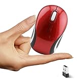 Plug and play, réalisé en 3 secondes : plus facile que d'apprendre à grand-mère à utiliser les applications sociales Pas de pilotes, pas de complications : branchez simplement le nano-récepteur sur n'importe quel port USB . Les piles AAA (vendues séparément) durent jusqu'à 12 mois et disposent d'un mode veille automatique pour éviter toute décharge accidentelle. Un excellent cadeau pour la famille, les proches et les amis qui ne sont pas doués pour utiliser les produits technologiques.