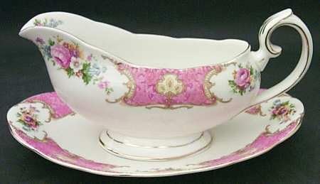 ROYAL ALBERT LADY CARLYLE GRAVY SAUCE BOAT & STAND UK MADE NEW
