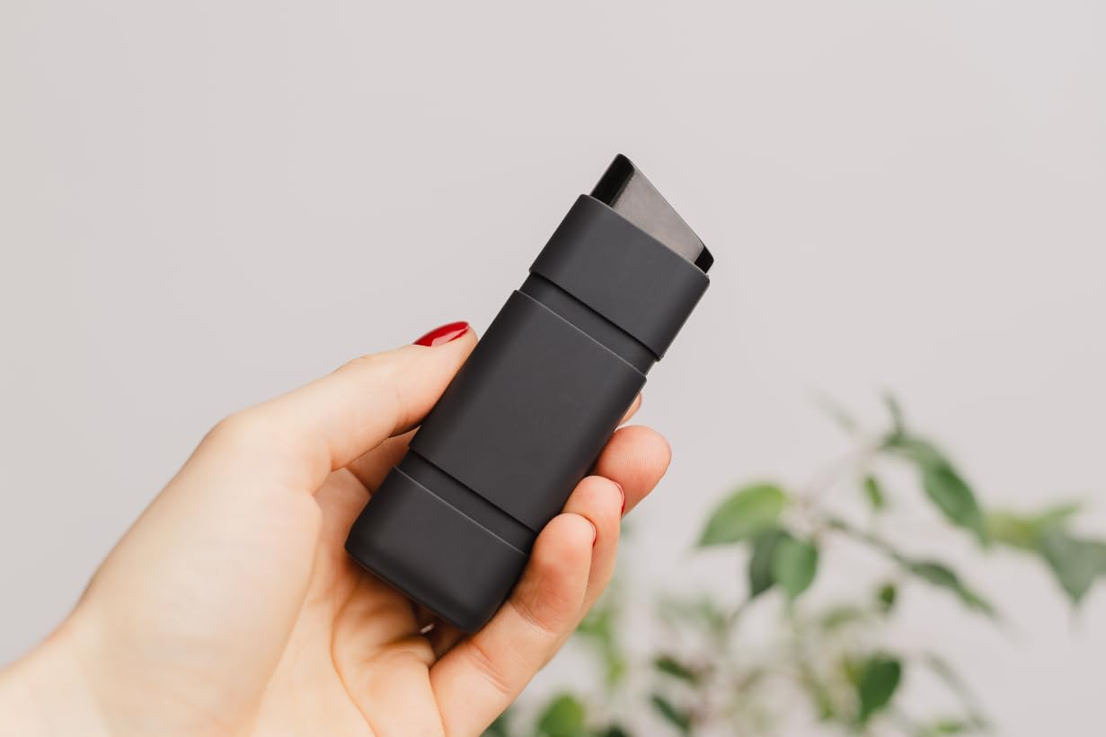 GPS tracker PLUS notiOne® con allarme antifurto | Mini tracker senza abbonamento | Localizzatore GPS per auto per moto, biciclette, bambini | Prodotto in Europa