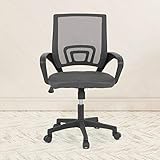 Einzigartiges Design: Die Neigung der Rückenlehne kann durch flexiblen Anpressdruck individuell eingestellt werden und fördert so eine aktive und dynamische Sitzhaltung.