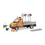 Das Fahrzeug ist mit einer Anhängekupplung und mit einem Aufnahmeadapter ausgestattet. Die Pritsche ist kippbar