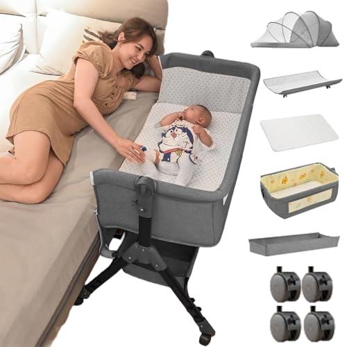 【Accessori multipli】 Viene fornito con un set completo di pratici essenziali: materasso lavabile (facile da pulire dopo fuoriuscite), fasciatoio rimovibile (per cambio pannolino), borsa portatile (ideale per riporre gli oggetti essenziali del bambino), 4 ruote bloccabili (mobilità sicura) e zanzariera (protegge dagli insetti), per soddisfare tutte le esigenze dei genitori.