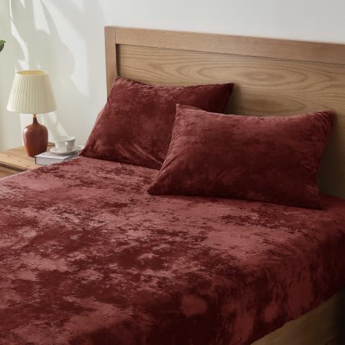Image of BEDELITE Velvet Fitted Sheet and Pillowcase Set 3Pcs, Full, Burgundy | Double-Sided Plush Bottom Sheet, Luxuriously Soft & Warm, 360 Elastic & Corner Straps, 15 Inch Deep Pocket, Machine Washable
