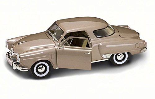 Road Signature 1950 Studebaker Champion, Gold 92478 - 1/18 Scale Diecast Model Toy Car