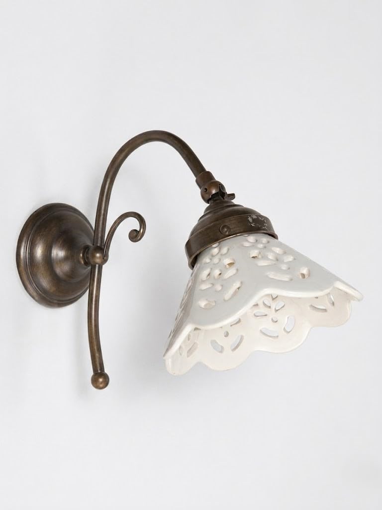 Applique Lampada da parete in ottone con ceramica traforata Bianca