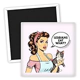 Lesbians Eat What Retro Style Kühlschrankmagnet - LGBTQ Magnete - Bunte Kühlschrankmagnete - Geschenkideen LGBTQ - Kreative Deko für die Küche - Lesben Magnet - Pride Deko