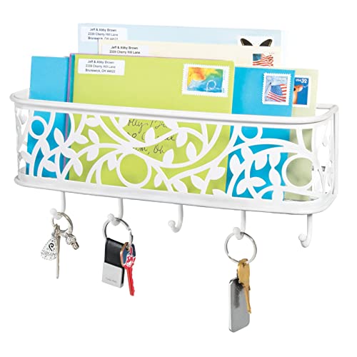 mDesign Guardallaves con cesta metálica – Versátil llavero de pared en metal para el recibidor, la cocina o la oficina – Bonito colgador de llaves con 5 ganchos y bandeja para cartas – blanco mate
