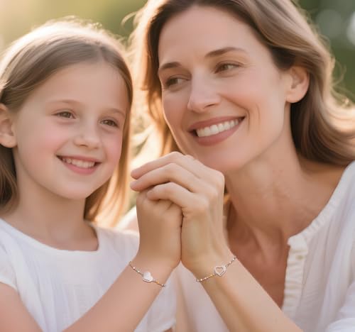 Image of DS Mother Daughter Bracelets Set,18K Gold Plated Stainless Steel Heart Jewelry for Women Girls,Mothers Day Gifts for Mom /Daughter,Adjustable Matching Bracelets for Mommy and Me gift box packaging