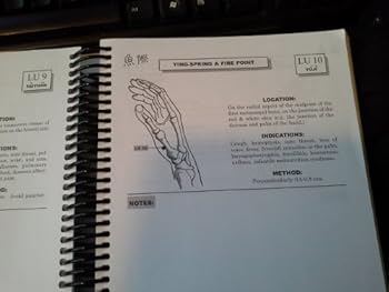 Spiral-bound A Personal Acupuncture Handbook: Create Your Own Textbook of Acupuncture Points Book