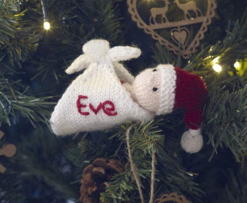 King Cole Christmas Knits Book 6, Hooded Blanket Doorstop Wreath Toilet Roll Covers & Santa Claws - Image 3