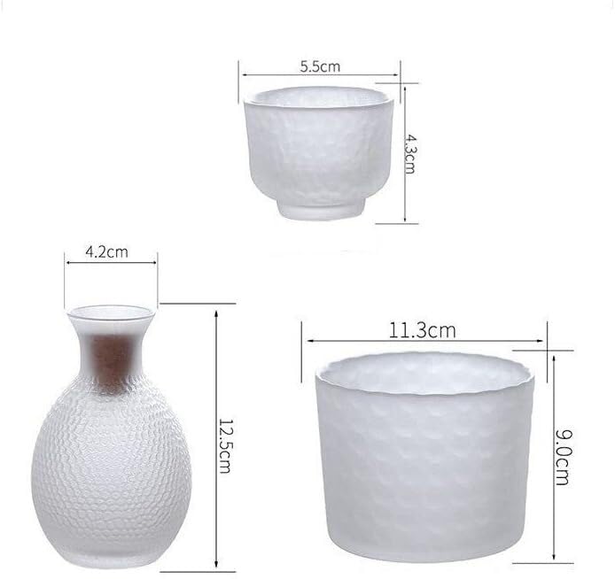 Set da Sake Giapponese con Decanter e Tazza in Vetro Trasparente dal Design Moderno, Ideale per Feste in casa e Come Regalo.
