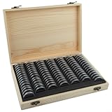 【Disposition simple et soignée】- Fabriquée à partir de bois, cette boîte de rangement dispose d'un design simple et élégant. Il offre un arrangement soigné pour votre collection de pièces, les gardant organisées et facilement accessibles.