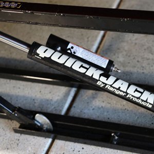 Amazon | 2,268kg ポータブル・クイックジャッキリフト (AC100V 