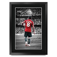 HWC Trading Poster A3 Incorniciato Con Firma Stampata Di Bruno Fernandes - Cimelio Da Regalo Per Fan Di Calcio, 445x330 Mm, Cornice Nera - 2