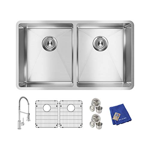 Elkay Crosstown 18 Gauge Stainless Steel 31-1/2" X 18-1/2" X 9" Equal Double Bowl Undermount Sink Kit With Faucet #TOP2