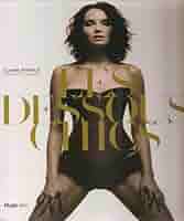 Les dessous chics 下着専門書 写真集 フランス語 Amazon.co.jp