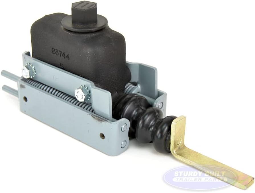 Sturdy Built Titan Model 10/20 Disc Brake Master Cylinder with Brackets