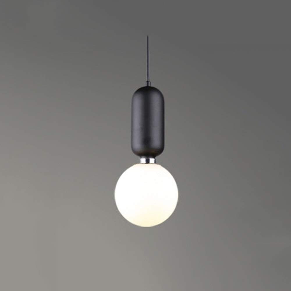 Suspension scandinave noire 20cm crée une ambiance feutrée dans le salon