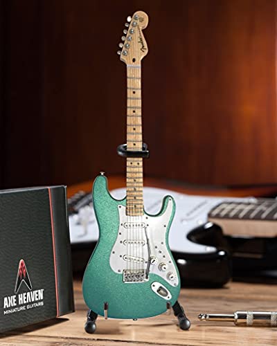Guitare Fender Stratocaster mini réplique Aston Martin vert - 2