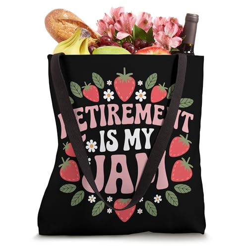 Bolsa tote divertida para mujeres jubiladas con frase 'Retirement Is My Jam' y fresa miniatura 4