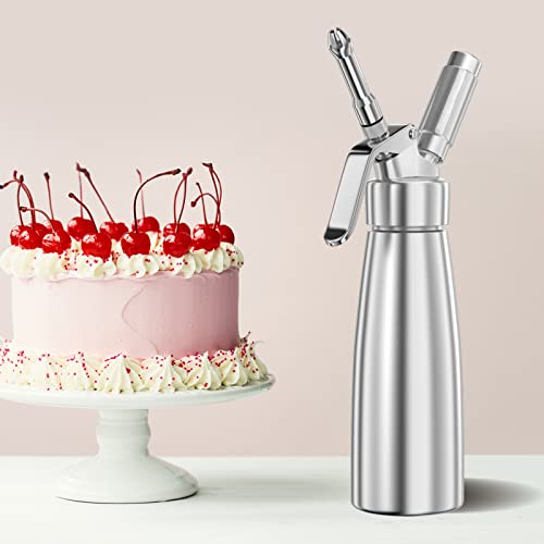 Foto von Fousenuk 500ml Sahnespender, Sahnesyphon Aluminium mit 3 Edelstahl Deko-Düsen und 1 Reinigungbürste, Auslaufsicherer Sahnesiphon für die Zubereitung von Schlagsahne, Creme, Mousse und Desserts