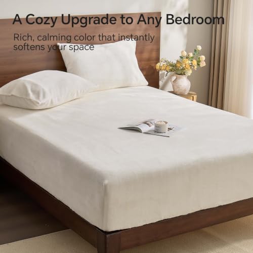 Image of BEDELITE Flannel Full Fitted Sheet & Pillowcases Set, White, 3 Pieces | Ultra Soft Plush Fleece Bed Sheet with Elastic Corner Straps, 16 Inch Deep Pocket, Fuzzy All-Season Gift & Room Decor