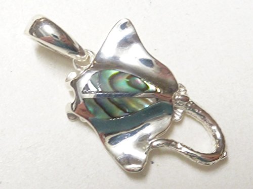 Pendentif raie en argent et ormeau, le cadeau d'anniversaire parfait