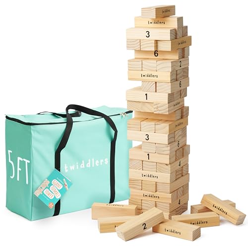 THE TWIDDLERS Torre de Madera Gigante (64 Piezas, 1.5m) - Juego de Jardín XL para Niños y Adultos con Funda de Transporte, Bloques de Pino para Fiestas, Barbacoas y Eventos al Aire Libre
