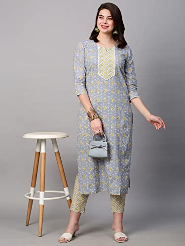Image of GoSriKi Women's Cotton Blend Printed Straight Kurta With Pant