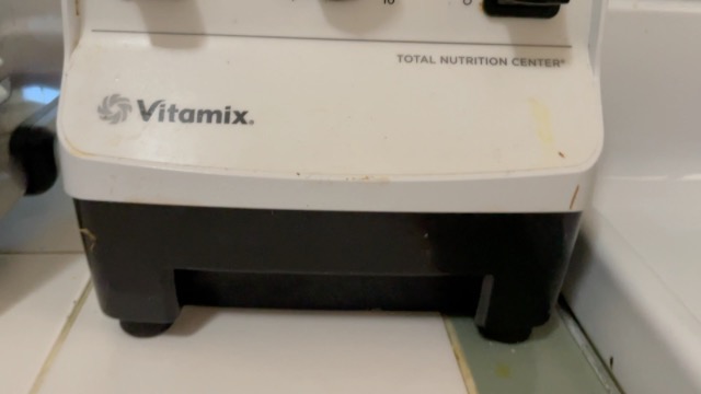 Watch Vitamix, White 5200 Blender, Professional-Grade on
