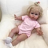 Tamaño y material: 24 pulgadas de la cabeza a los pies, unos 60 centímetros. sus brazos y piernas son de vinilo y su cuerpo es de tela suave. Así que es neutral. Sus hermosos ojos duermen y sus pestañas son las raíces de sus manos